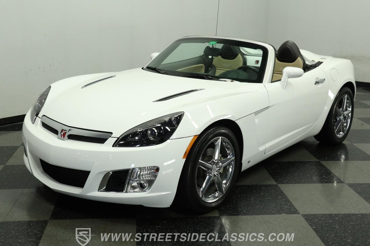 2009 Saturn Sky  Red Line