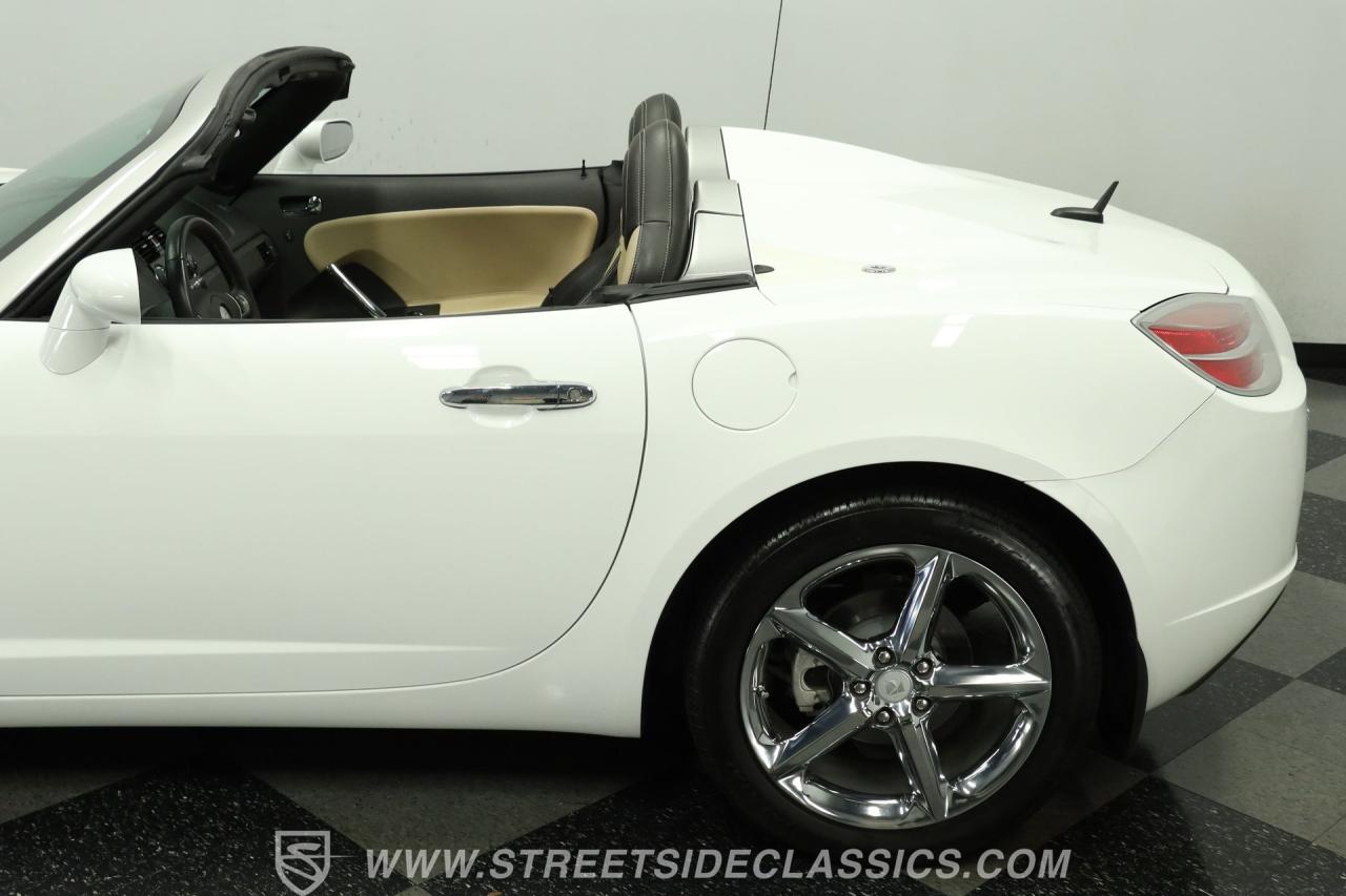 2009 Saturn Sky  Red Line