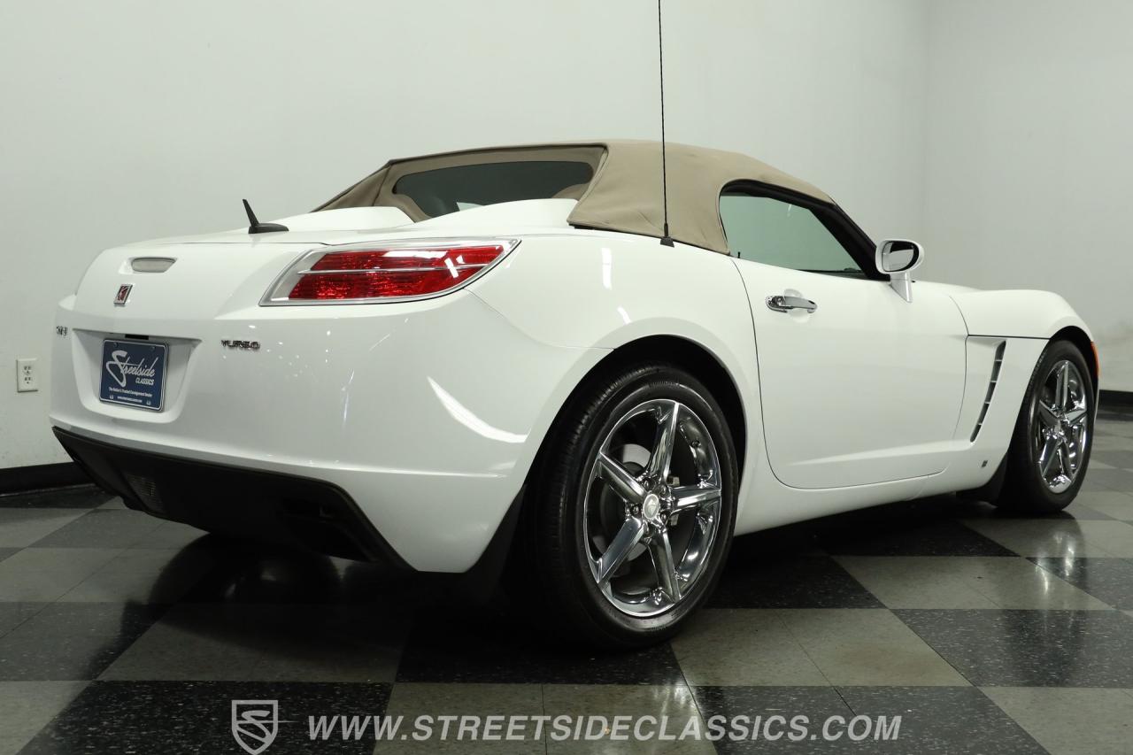 2009 Saturn Sky  Red Line