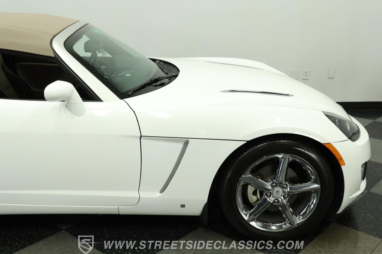 2009 Saturn Sky  Red Line