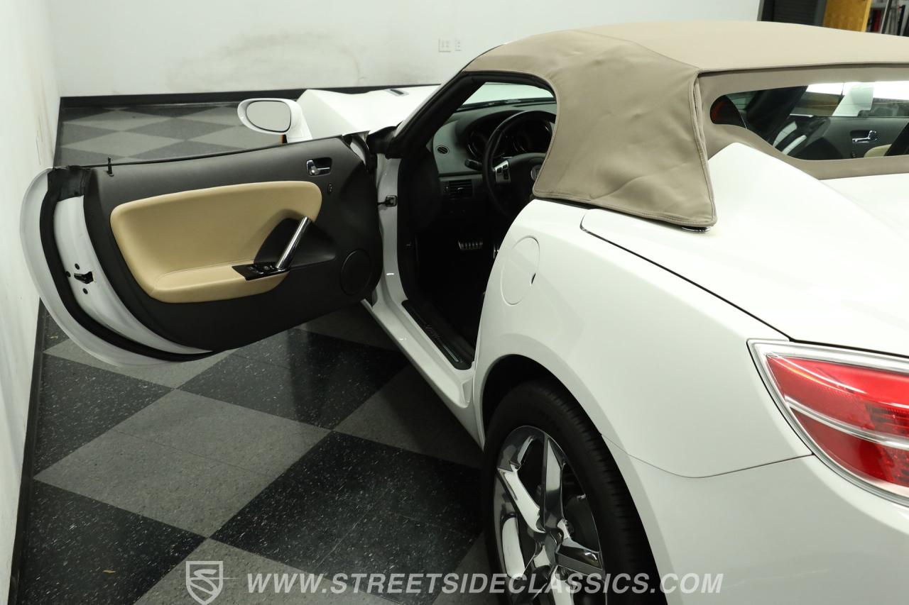2009 Saturn Sky  Red Line
