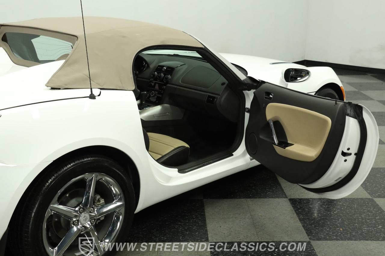 2009 Saturn Sky  Red Line