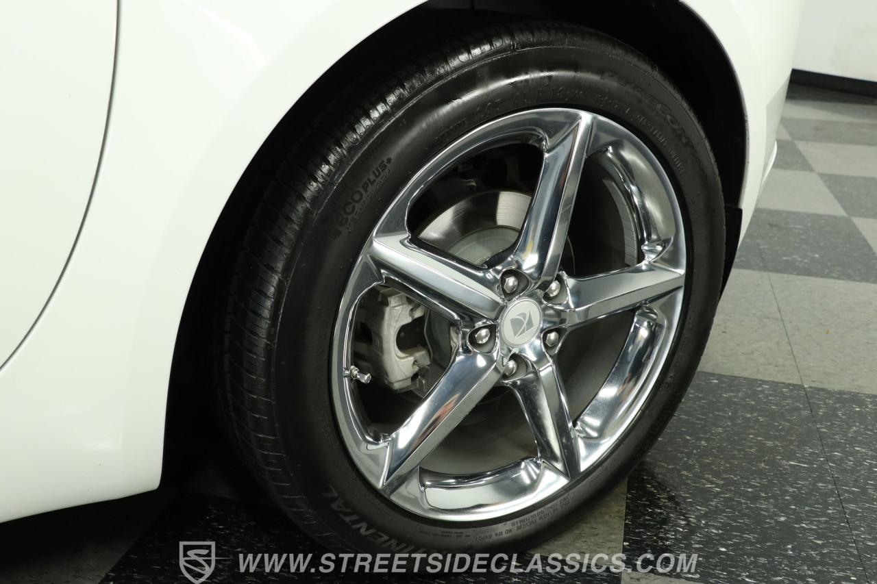 2009 Saturn Sky  Red Line