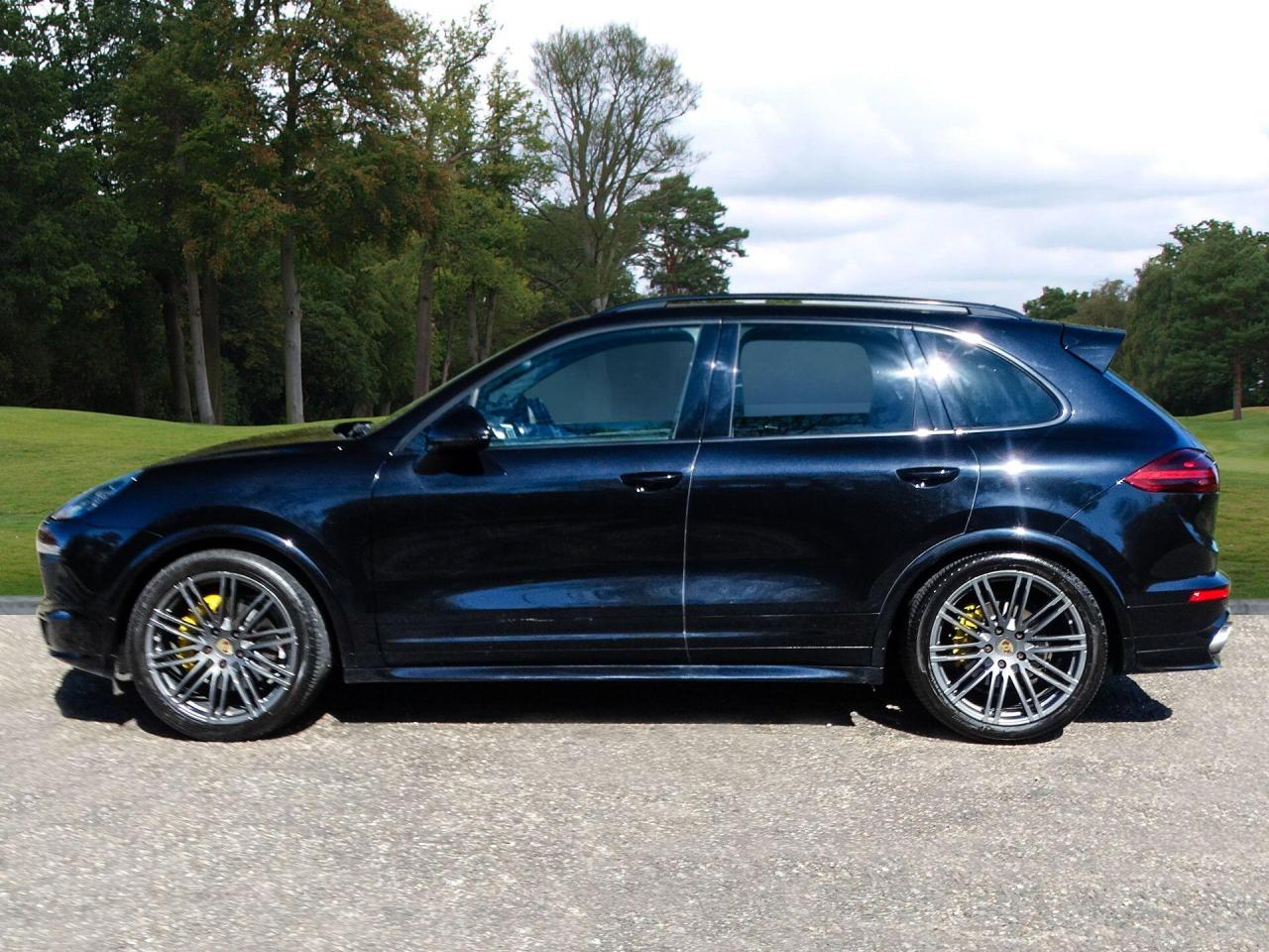 2017 Porsche 4.2 TD V8 S TiptronicS 4WD Euro 6 (s/s) 5dr