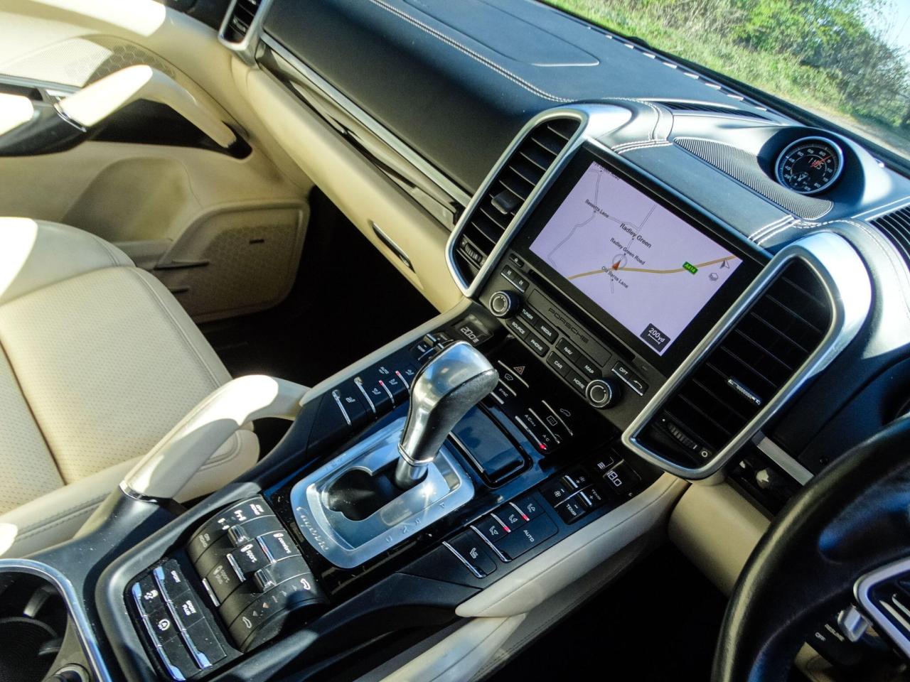 2017 Porsche 4.2 TD V8 S TiptronicS 4WD Euro 6 (s/s) 5dr