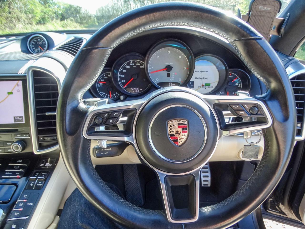 2017 Porsche 4.2 TD V8 S TiptronicS 4WD Euro 6 (s/s) 5dr