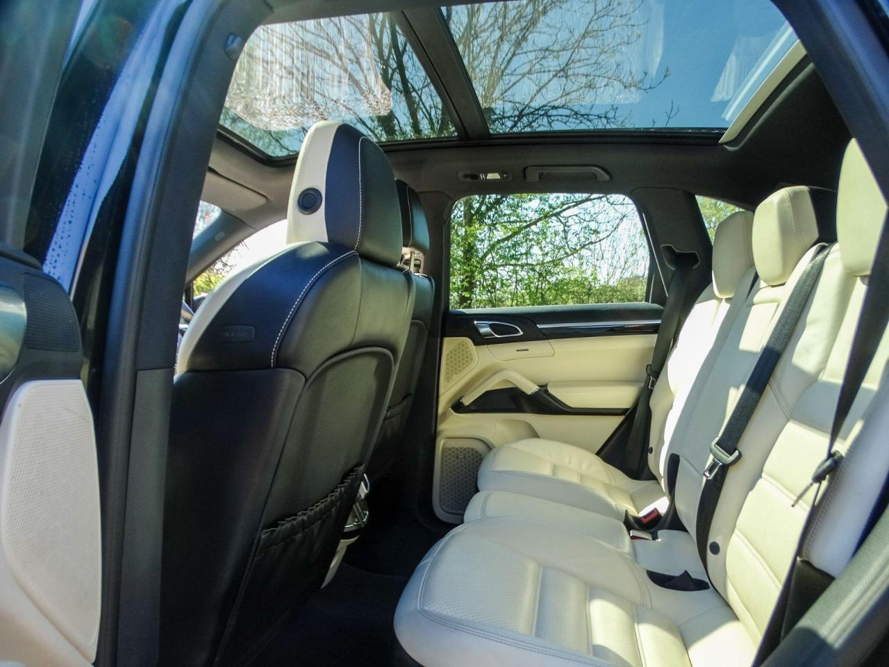 2017 Porsche 4.2 TD V8 S TiptronicS 4WD Euro 6 (s/s) 5dr