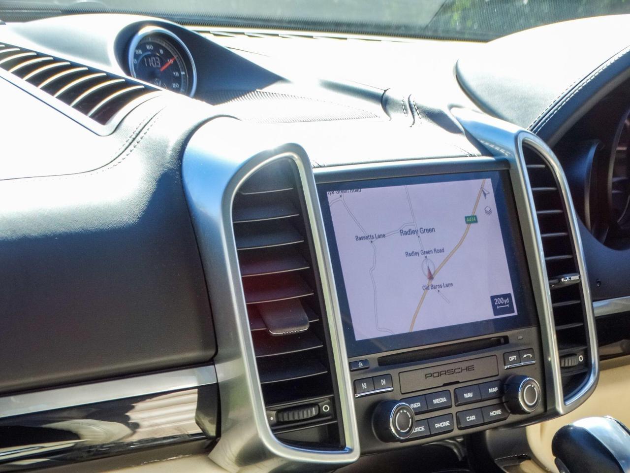 2017 Porsche 4.2 TD V8 S TiptronicS 4WD Euro 6 (s/s) 5dr