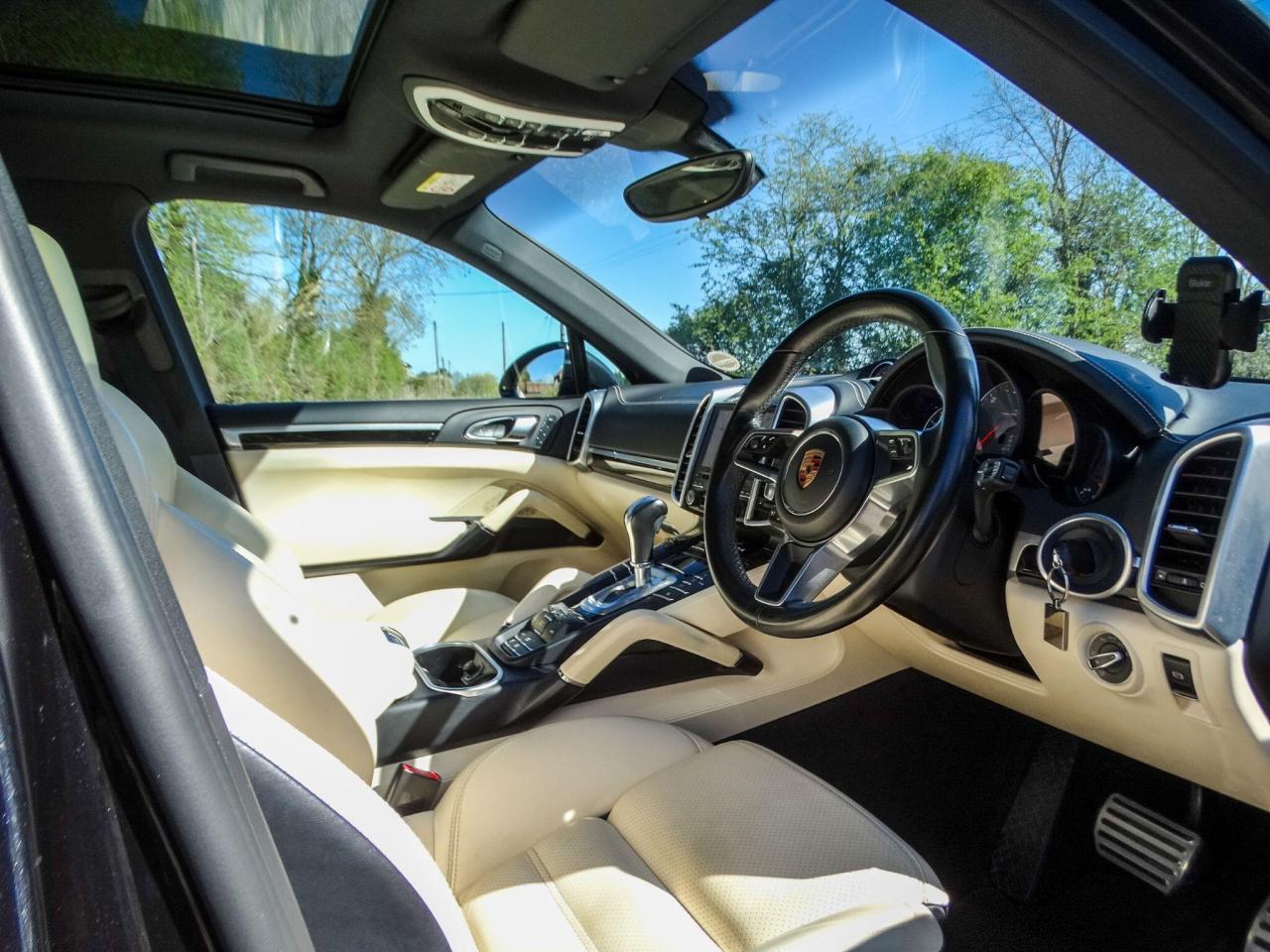 2017 Porsche 4.2 TD V8 S TiptronicS 4WD Euro 6 (s/s) 5dr