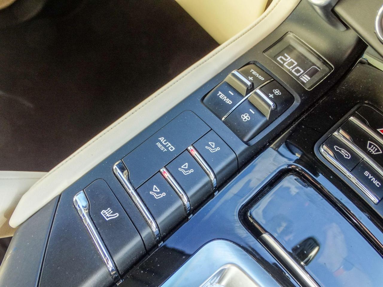 2017 Porsche 4.2 TD V8 S TiptronicS 4WD Euro 6 (s/s) 5dr