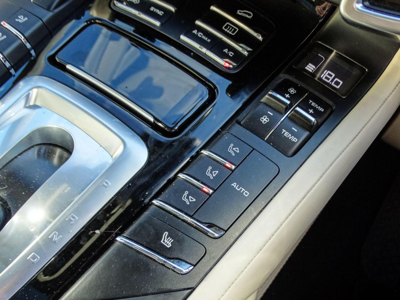 2017 Porsche 4.2 TD V8 S TiptronicS 4WD Euro 6 (s/s) 5dr