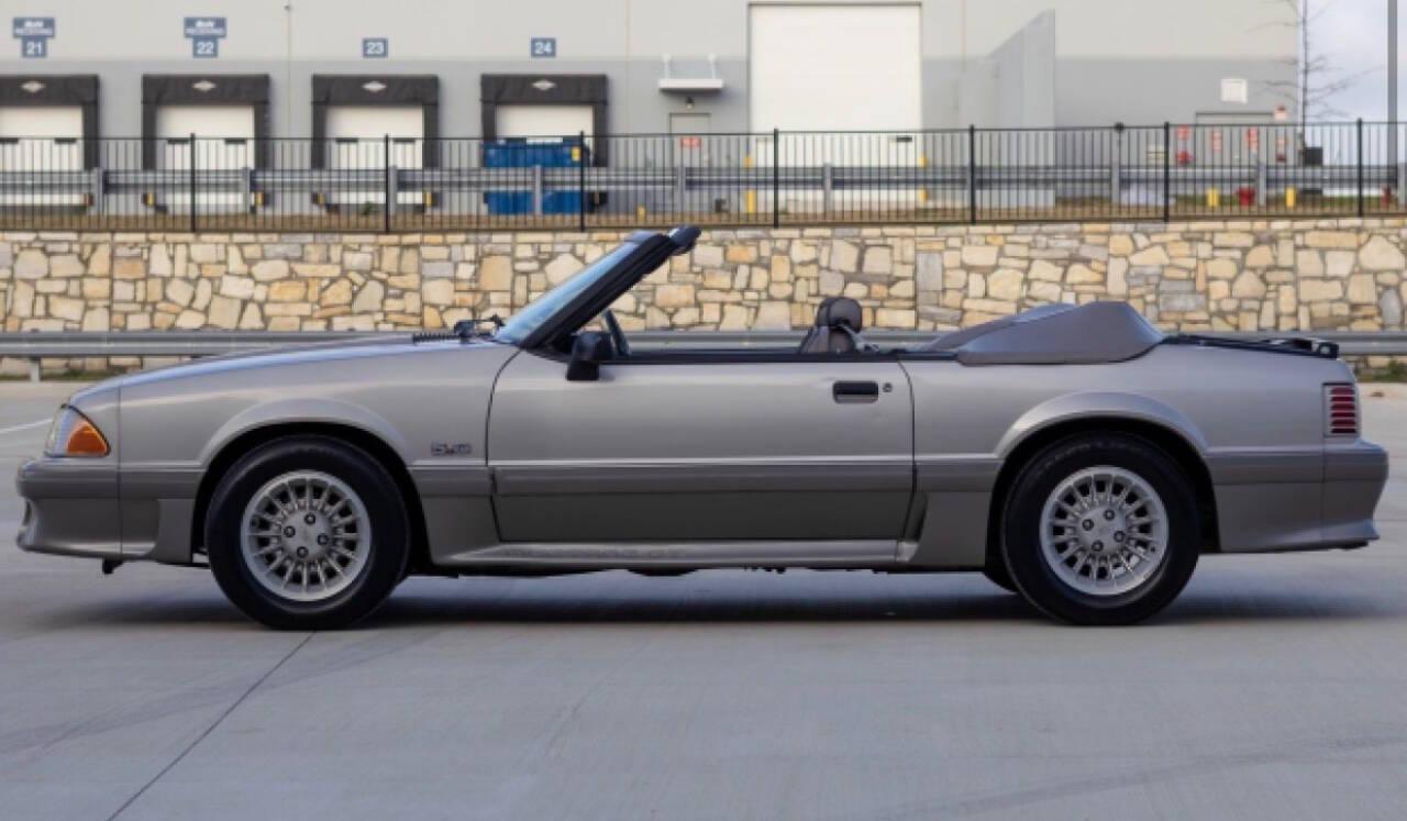 1990 Ford Mustang