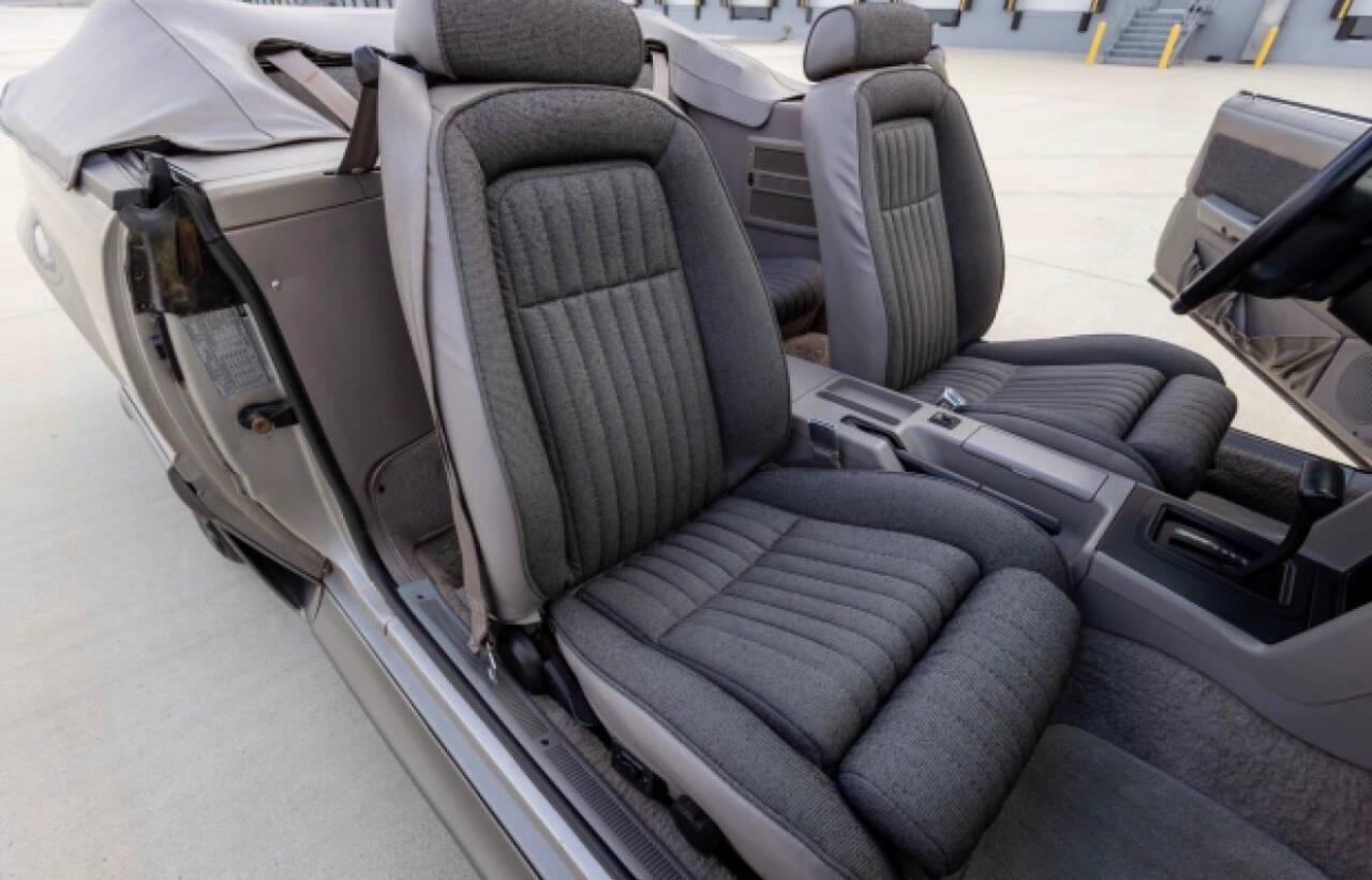 1990 Ford Mustang