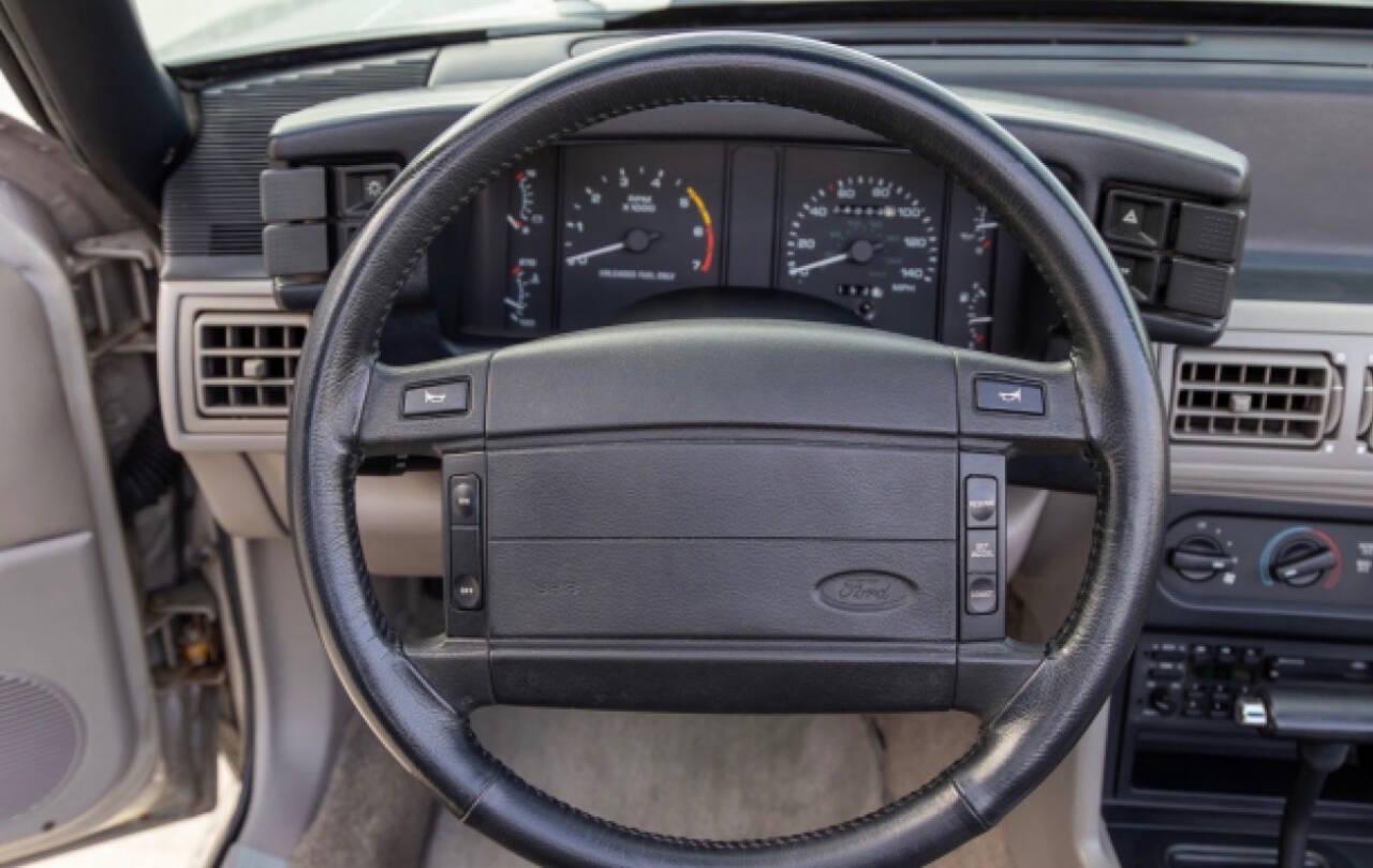 1990 Ford Mustang