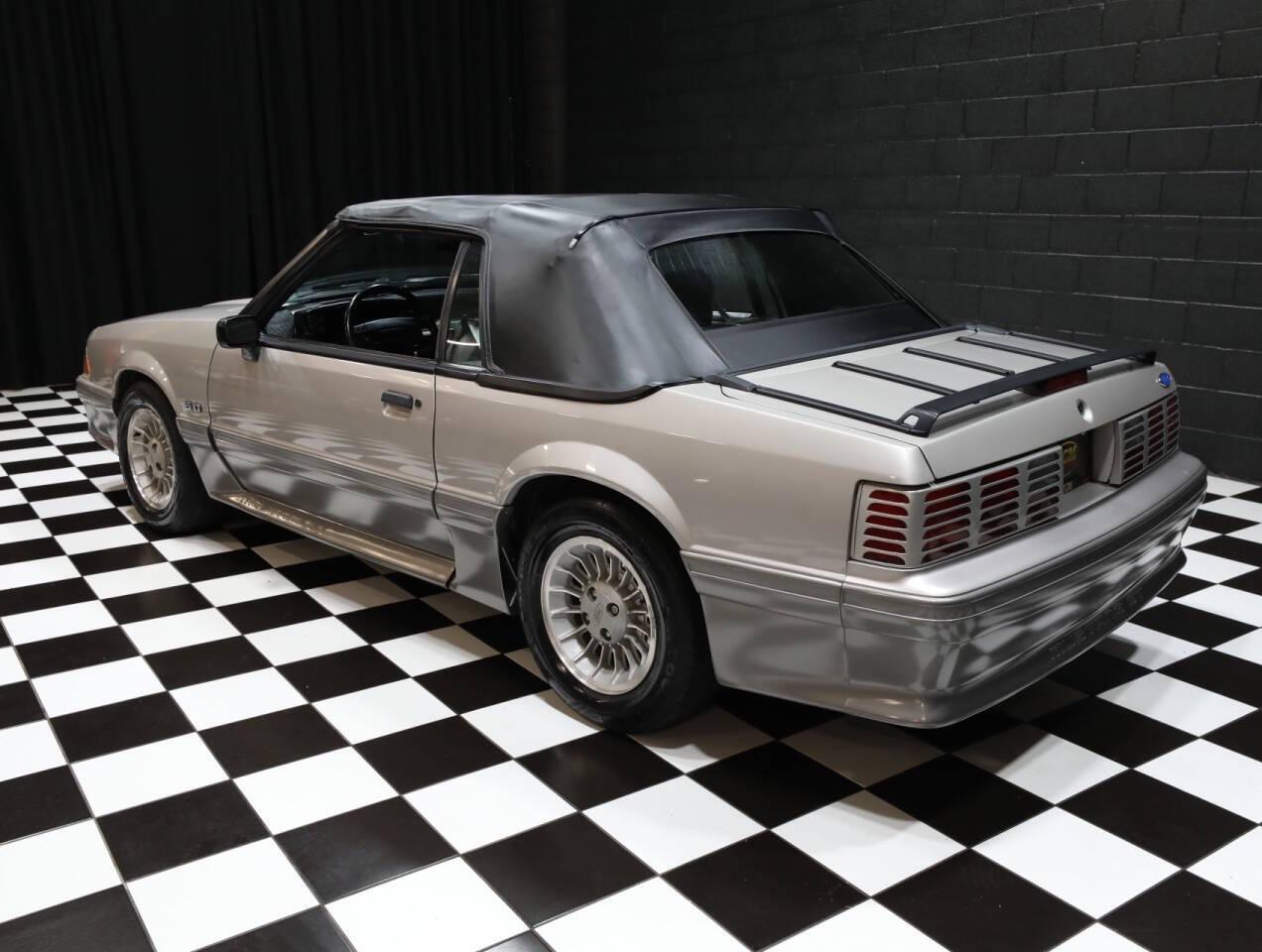 1990 Ford Mustang