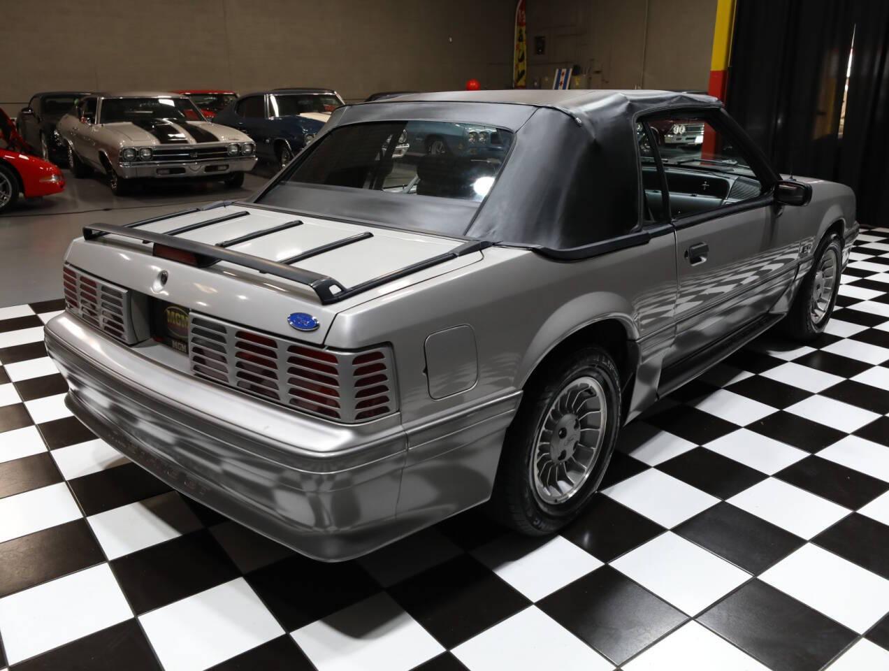 1990 Ford Mustang