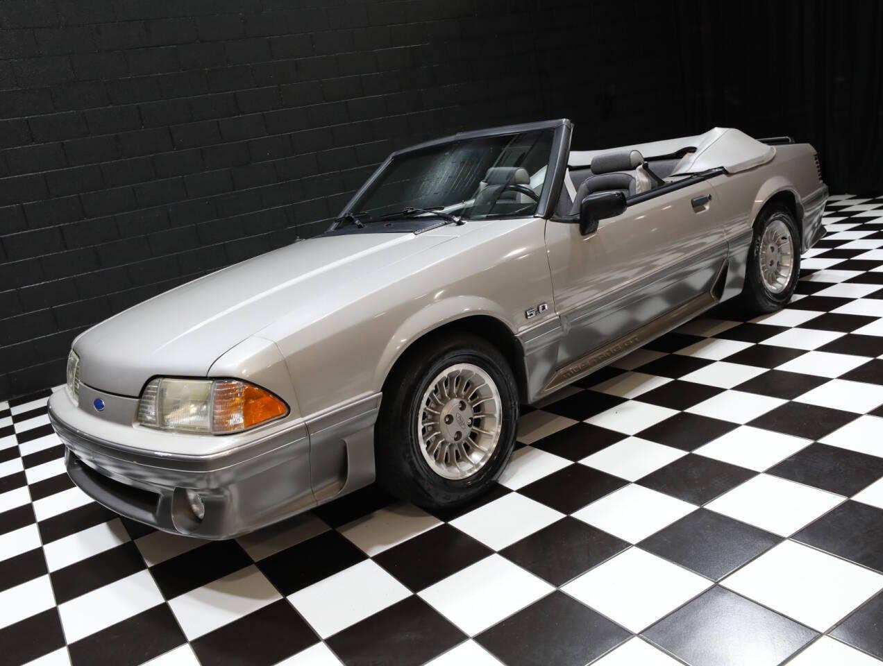 1990 Ford Mustang