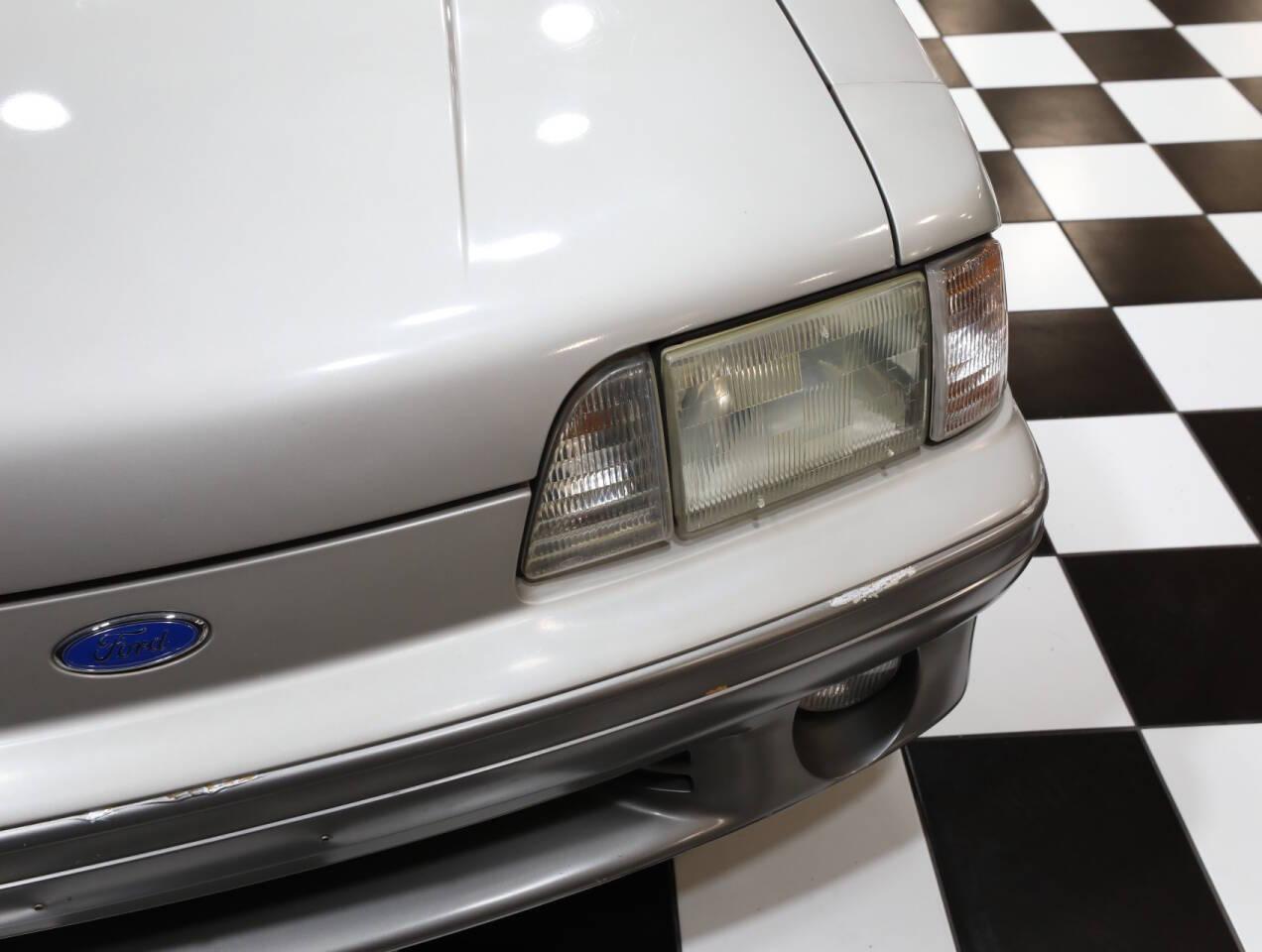 1990 Ford Mustang