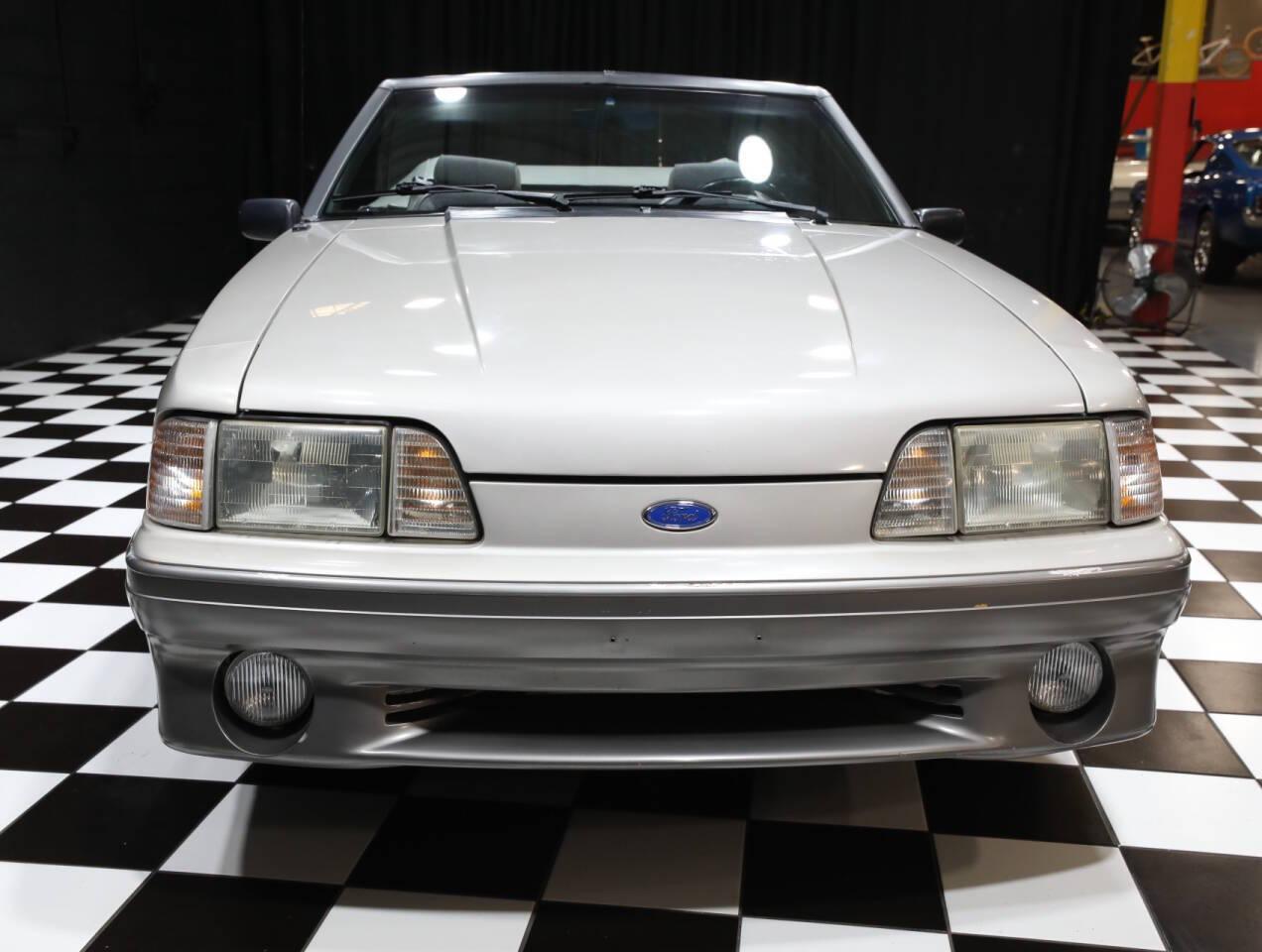 1990 Ford Mustang