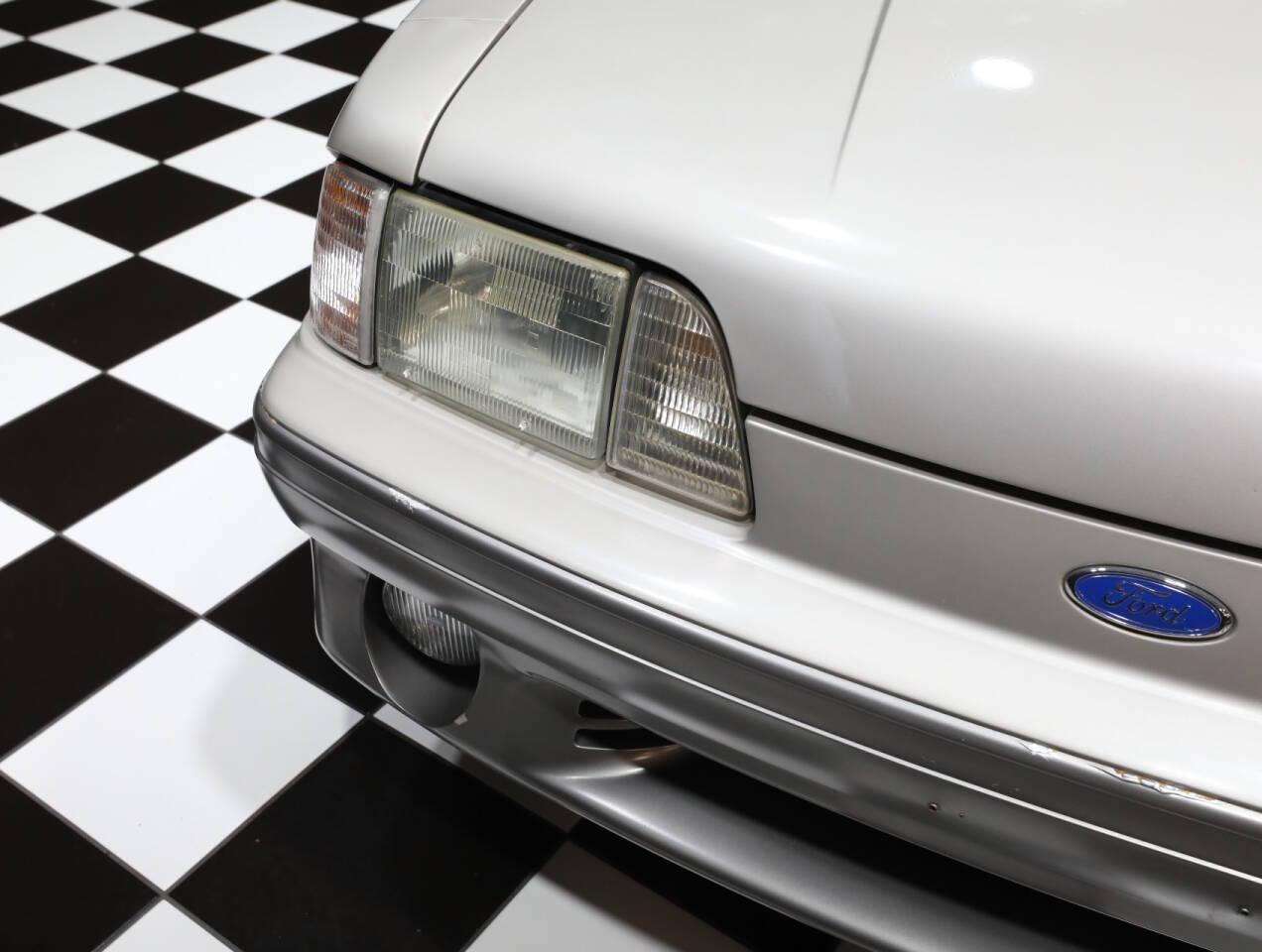 1990 Ford Mustang