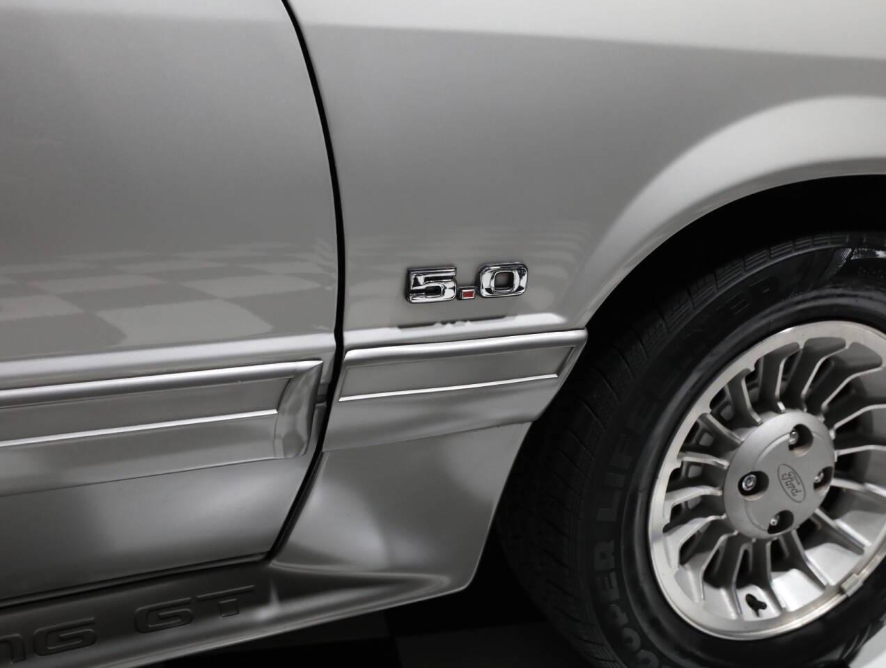 1990 Ford Mustang