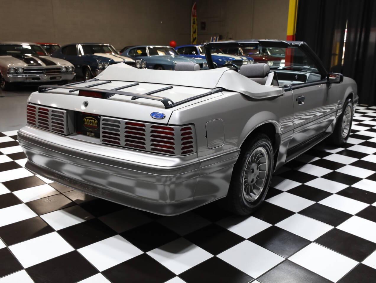 1990 Ford Mustang