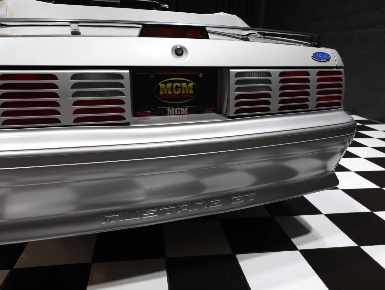 1990 Ford Mustang