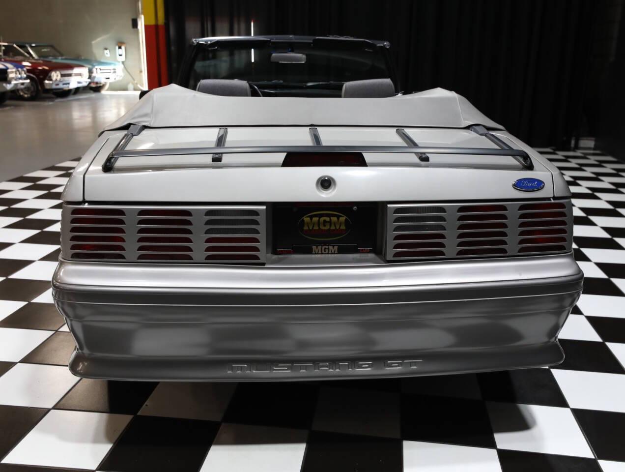 1990 Ford Mustang