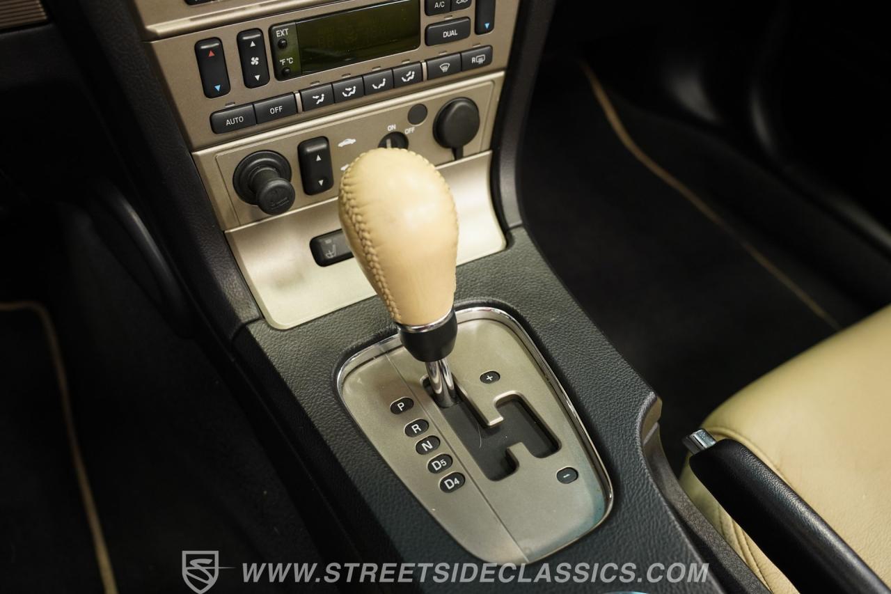 2004 Ford Thunderbird