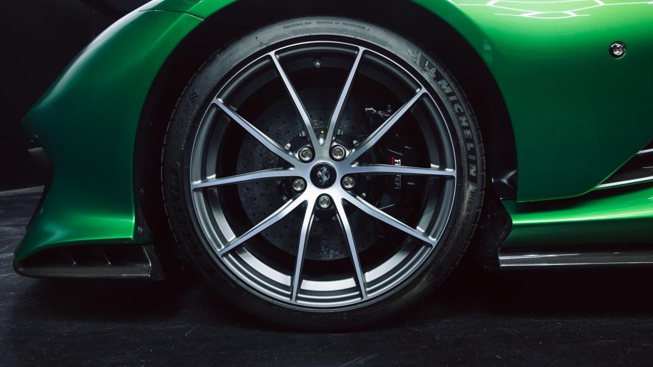 2023 Ferrari 812 Competizione