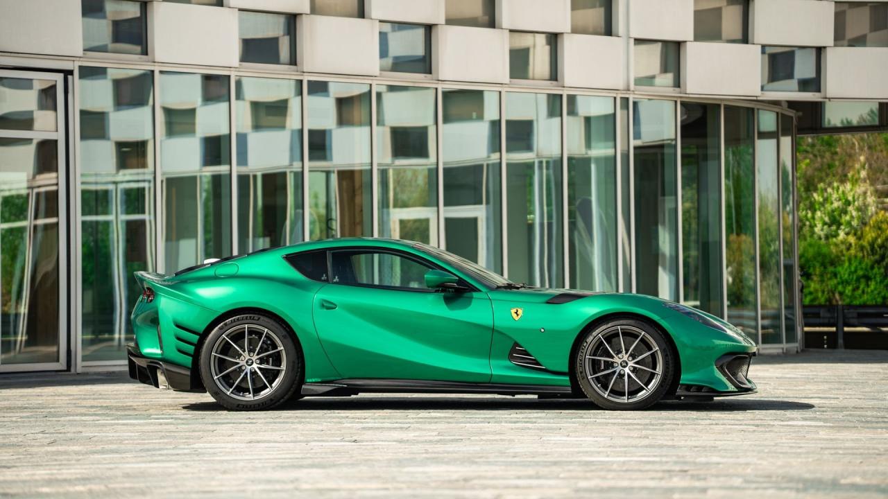 2023 Ferrari 812 Competizione