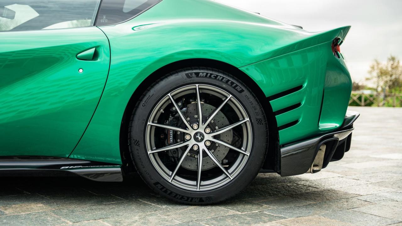 2023 Ferrari 812 Competizione