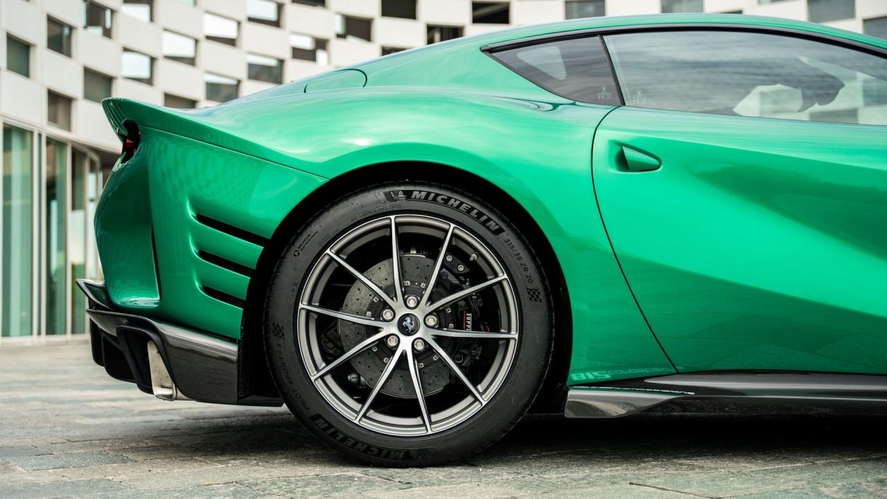 2023 Ferrari 812 Competizione