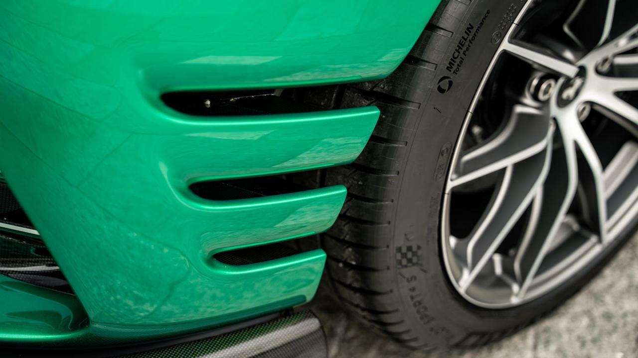 2023 Ferrari 812 Competizione