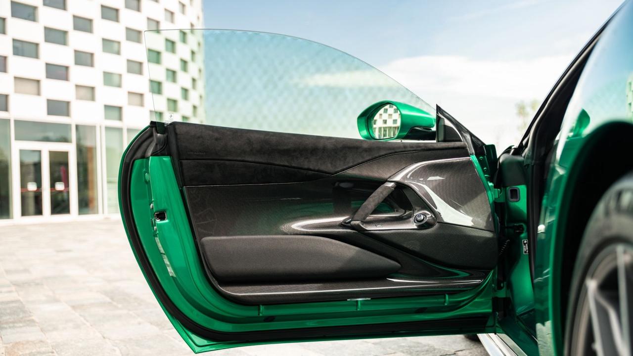 2023 Ferrari 812 Competizione