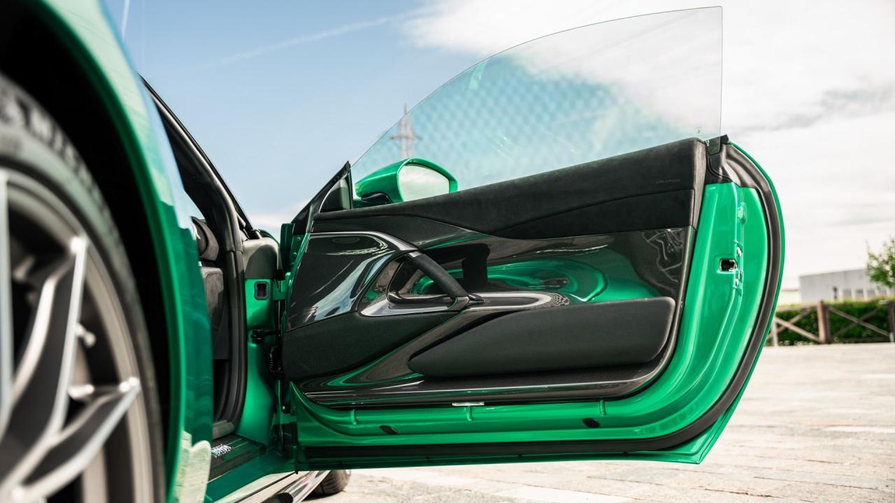 2023 Ferrari 812 Competizione