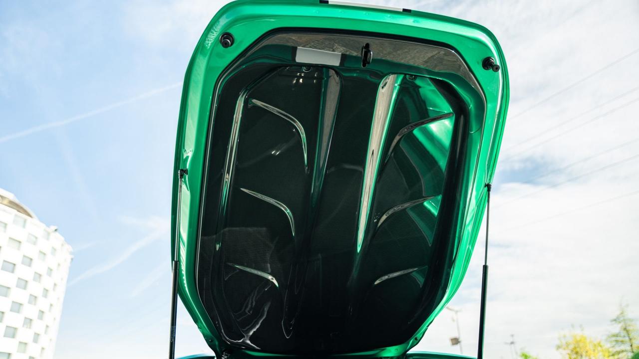 2023 Ferrari 812 Competizione