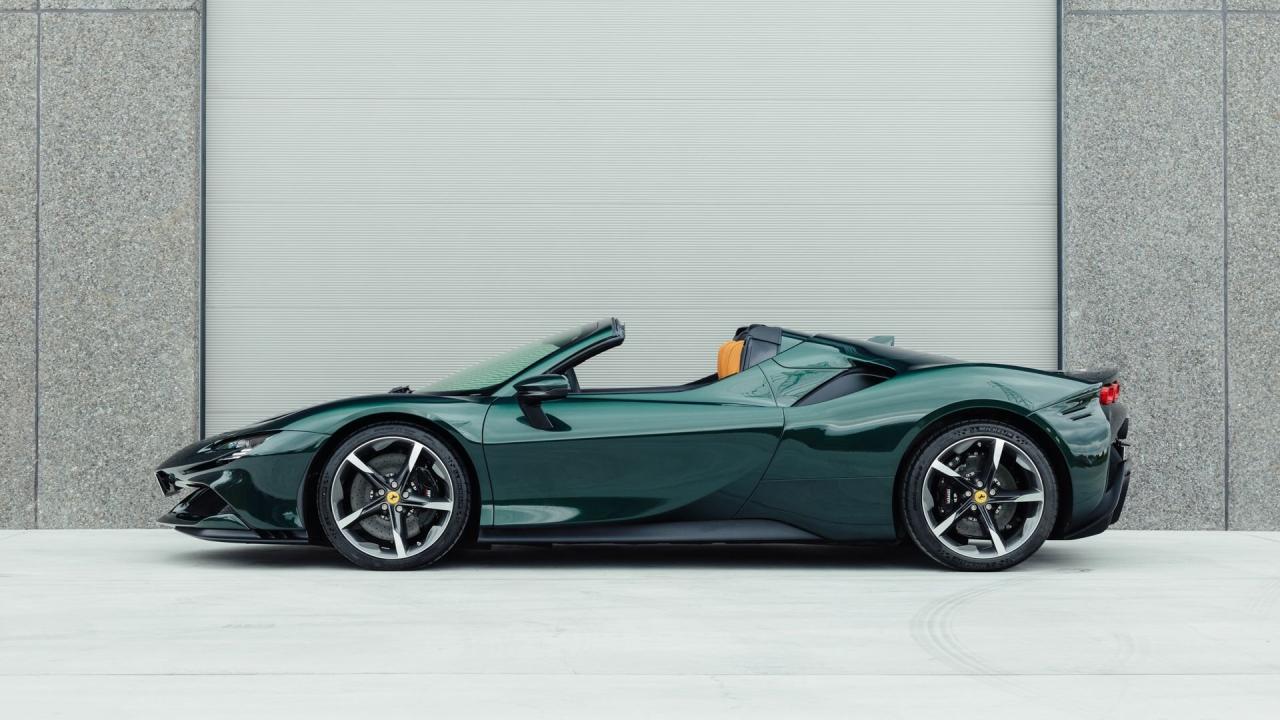 2022 Ferrari SF90 SPIDER