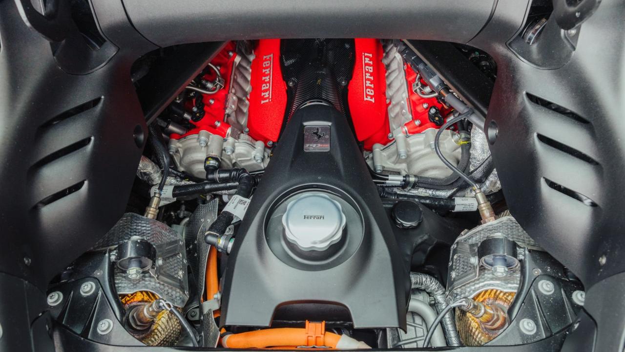 2022 Ferrari SF90 SPIDER