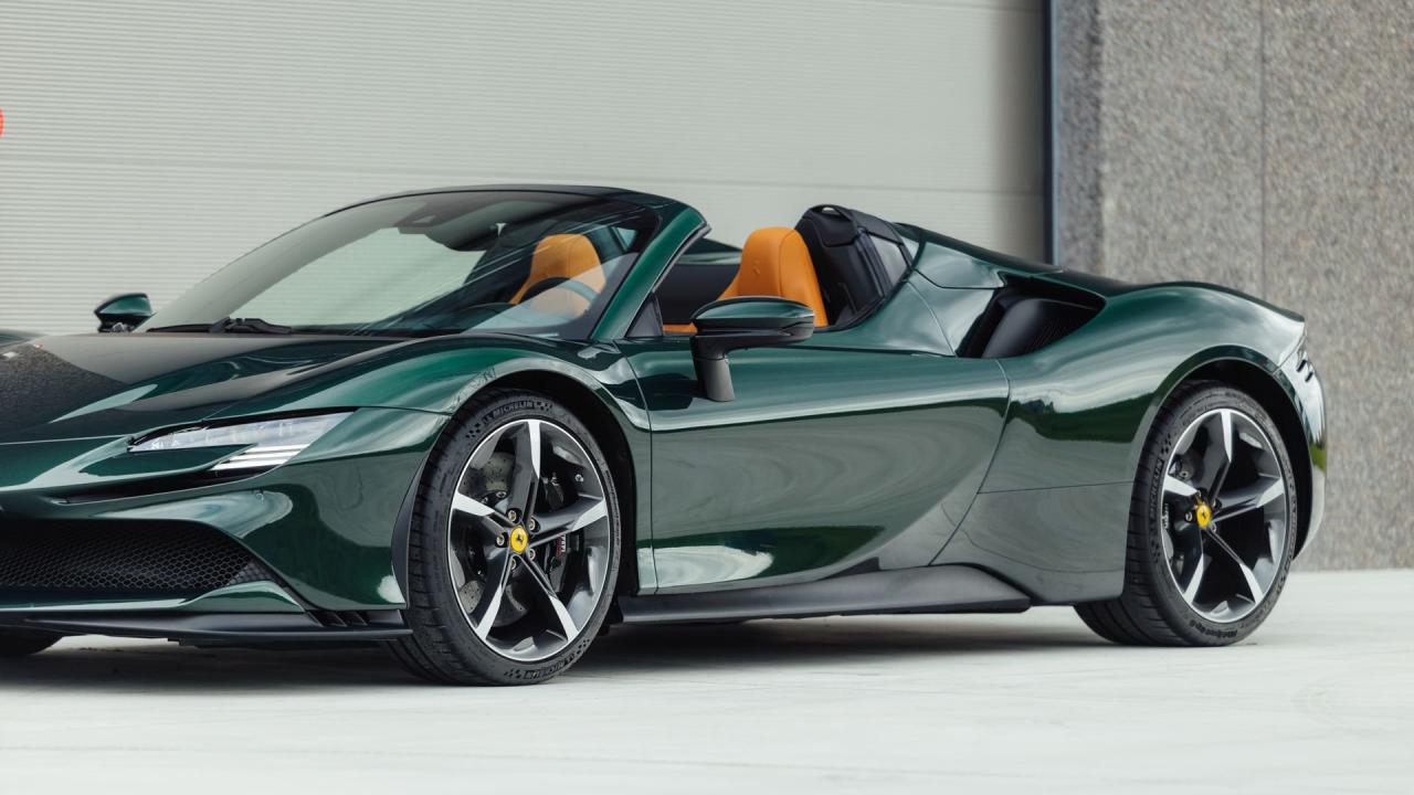 2022 Ferrari SF90 SPIDER