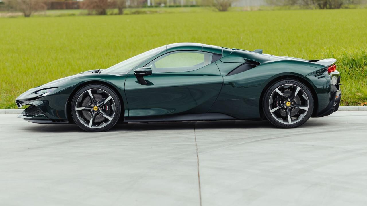 2022 Ferrari SF90 SPIDER