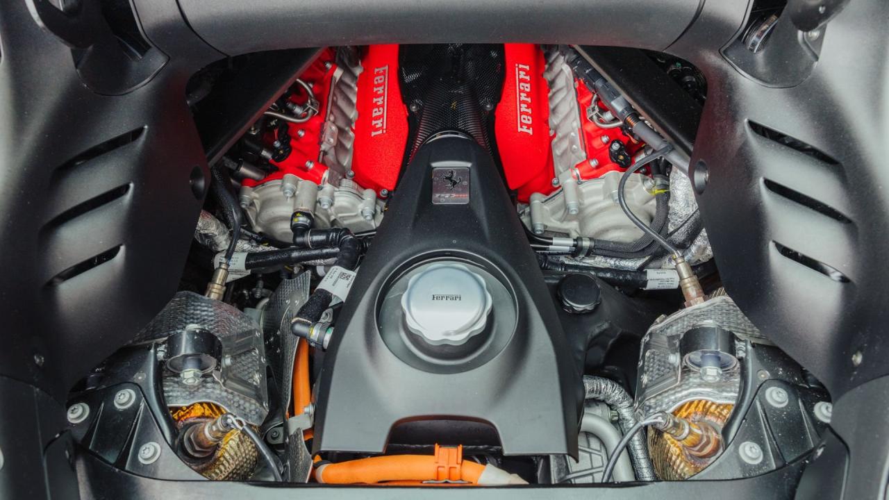 2022 Ferrari SF90 SPIDER