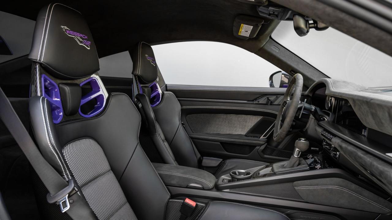 2025 Porsche 911 GT3 RS Weissach Package