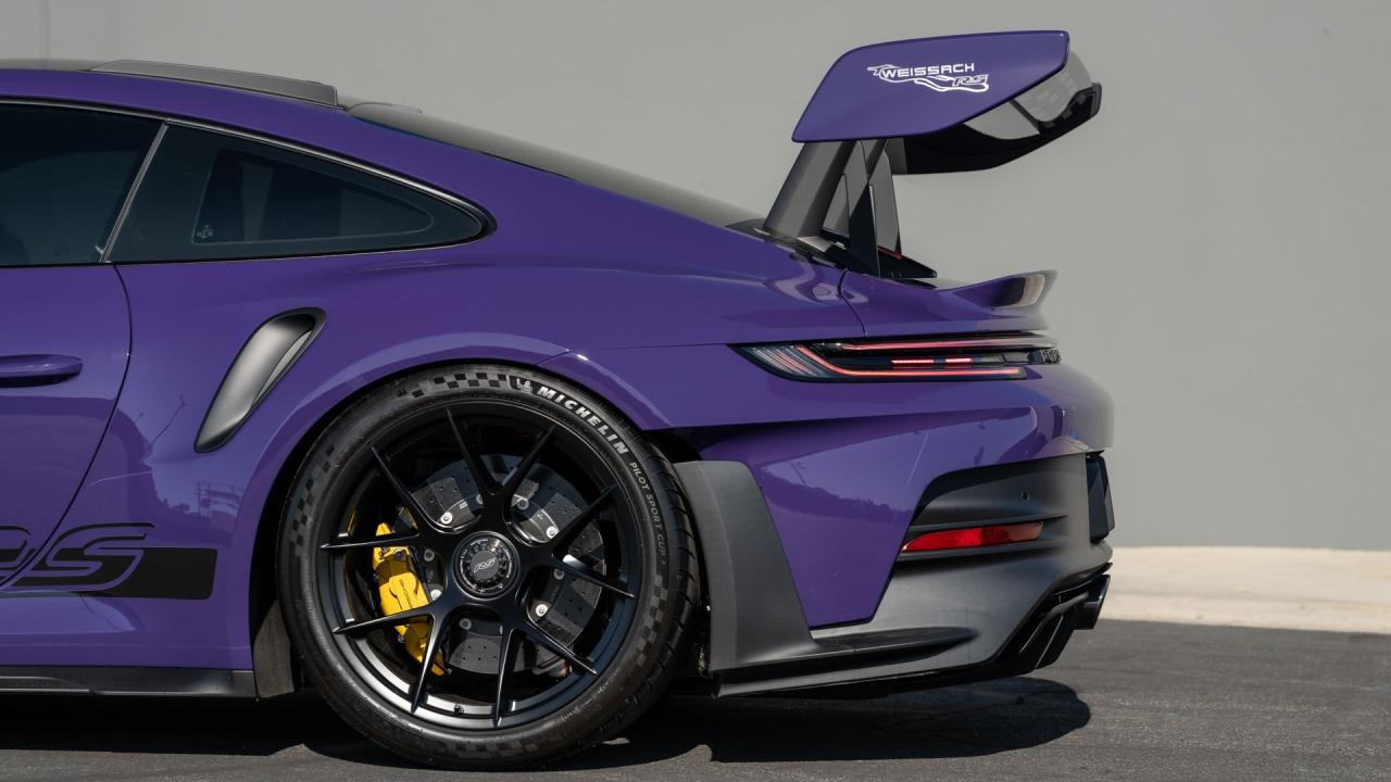 2025 Porsche 911 GT3 RS Weissach Package