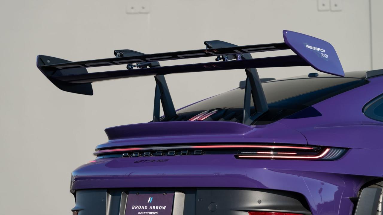 2025 Porsche 911 GT3 RS Weissach Package
