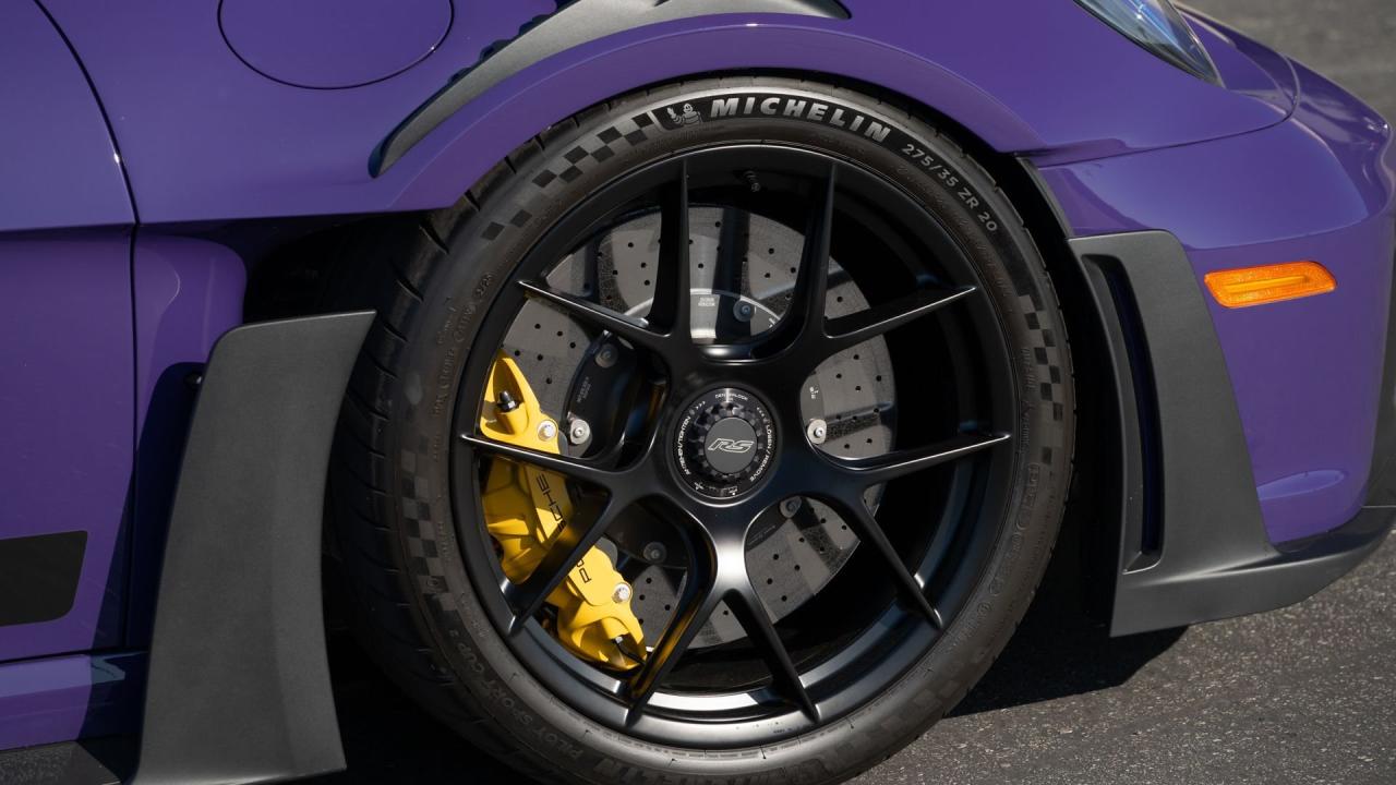 2025 Porsche 911 GT3 RS Weissach Package