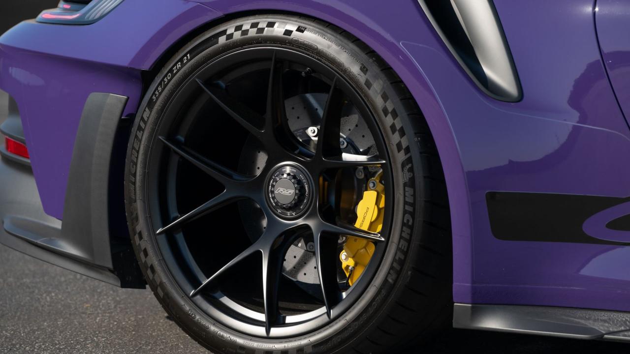 2025 Porsche 911 GT3 RS Weissach Package