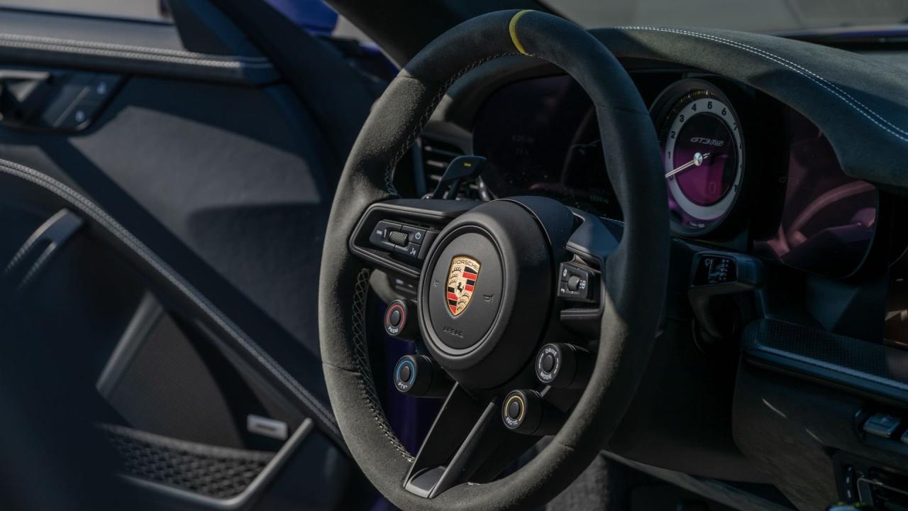 2025 Porsche 911 GT3 RS Weissach Package