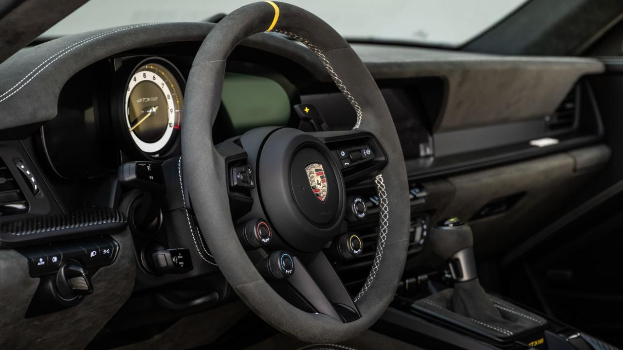 2025 Porsche 911 GT3 RS Weissach Package