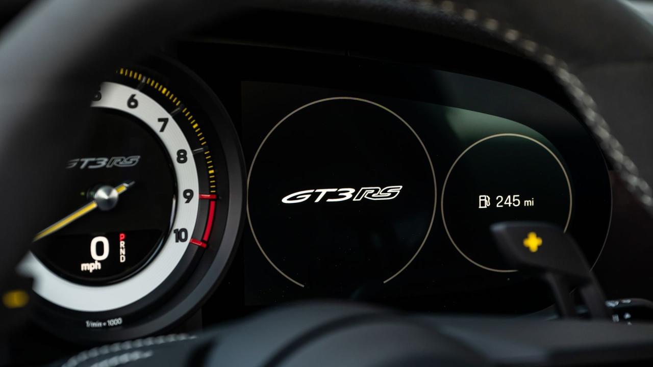 2025 Porsche 911 GT3 RS Weissach Package